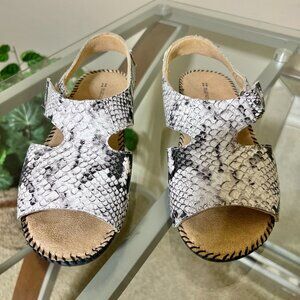 Naturalizer Sandal Size 7.5M